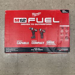 Milwaukee M12 Hammer Drill Set