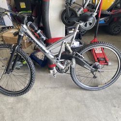 Cannondale Mountain Bike
