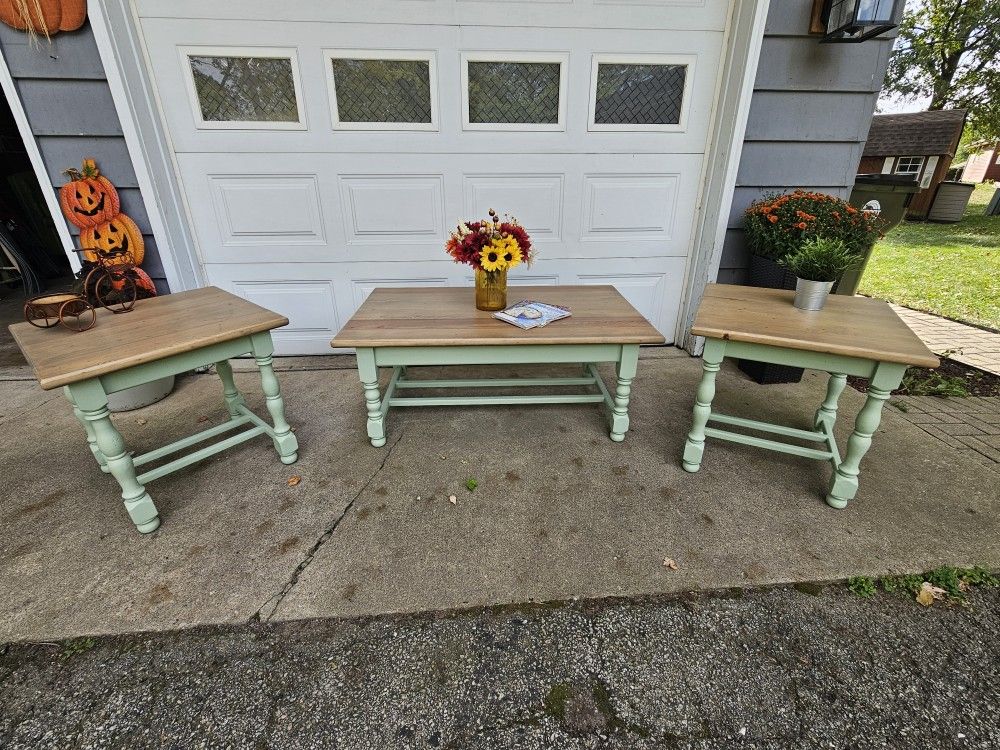 SET OF END / COFFEE TABLE