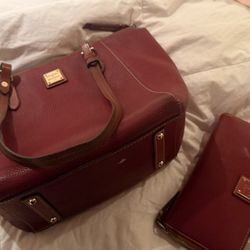 Dooney Bourne  Purchase With Wallet Great Condition Must Clean $60