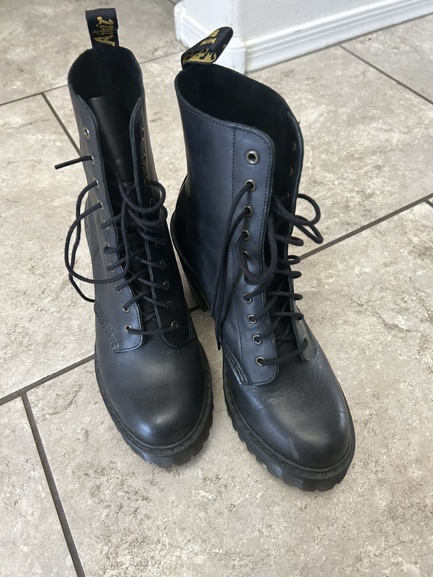 Doc Martins Boots Size 8