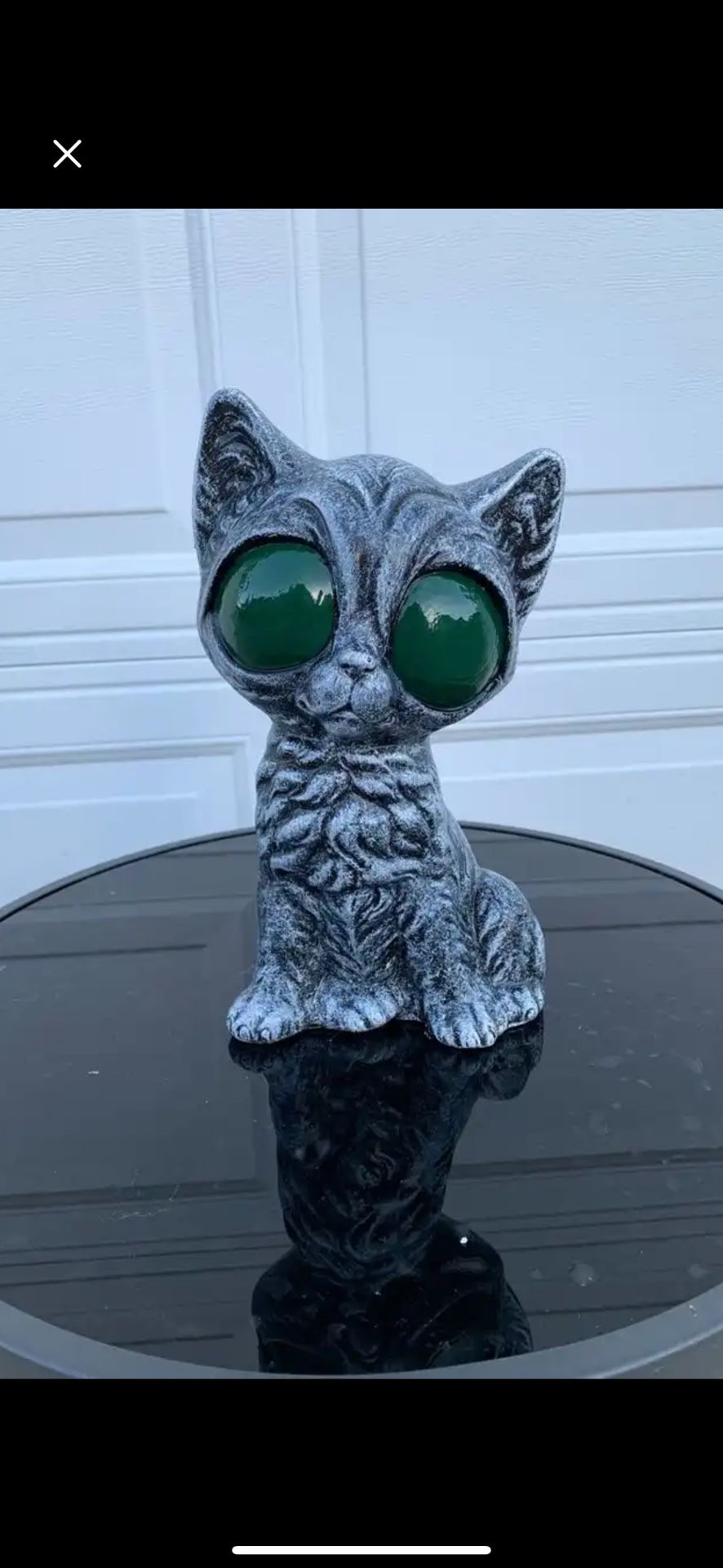 The Big Eyed Kitty Cat Statue