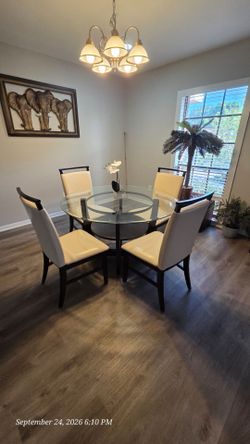 Dining room table with 4 chairs