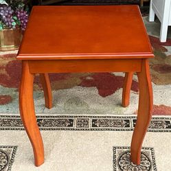 Cabriole Leg Square End Table, Solid Wood - 17 x 17 x 20H 