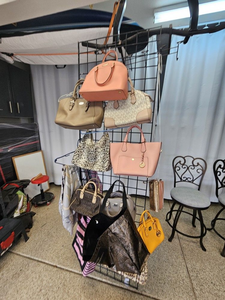 10 Michael Kors Purses and Wallets