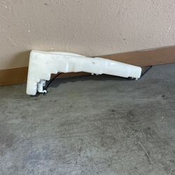 11-20 Infiniti Qx80 Qx56 Windshield Wiper Bottle Washer Resevoir Assembly Tank 2011 2012 2013 2014 2015 2016 2017 2018 2019 2020