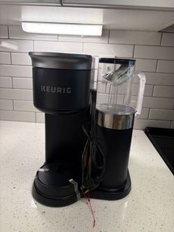 Moving Sale – BRAND NEW Keurig K-Café SMART Coffee Maker + Milk Frother + 100+ K-Cups | Never Used
