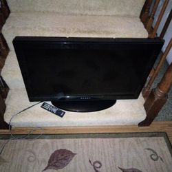 Tv. 32"Dynex With Remote