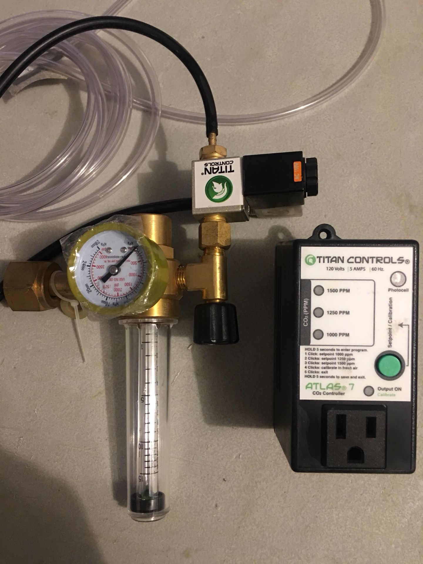 Titan Atlas 7 CO2 Controller, Regulator & Tank