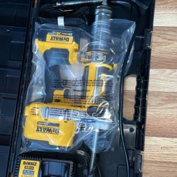 Dewalt 20V Max lithium Ion Grease Gun