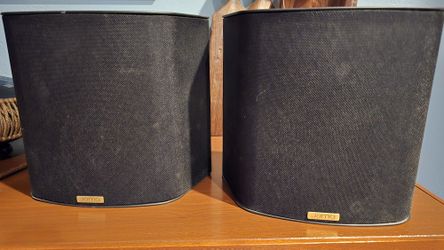 2 Jamo Surround 150 Speakers