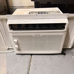Window AC Unit 