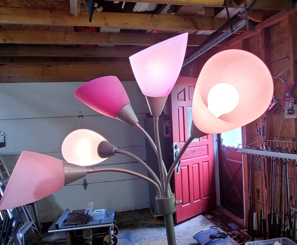 Standing lite. 2 light. 3ight or 5 light