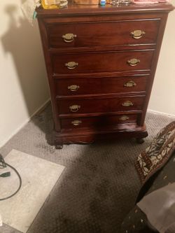 Dresser