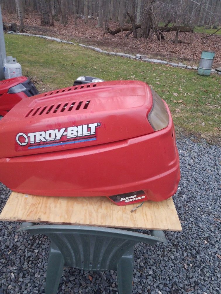 Troy-bilt Super Bronco Riding lawn Mower/tractor Hood