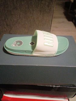 Nike off court woman's slide