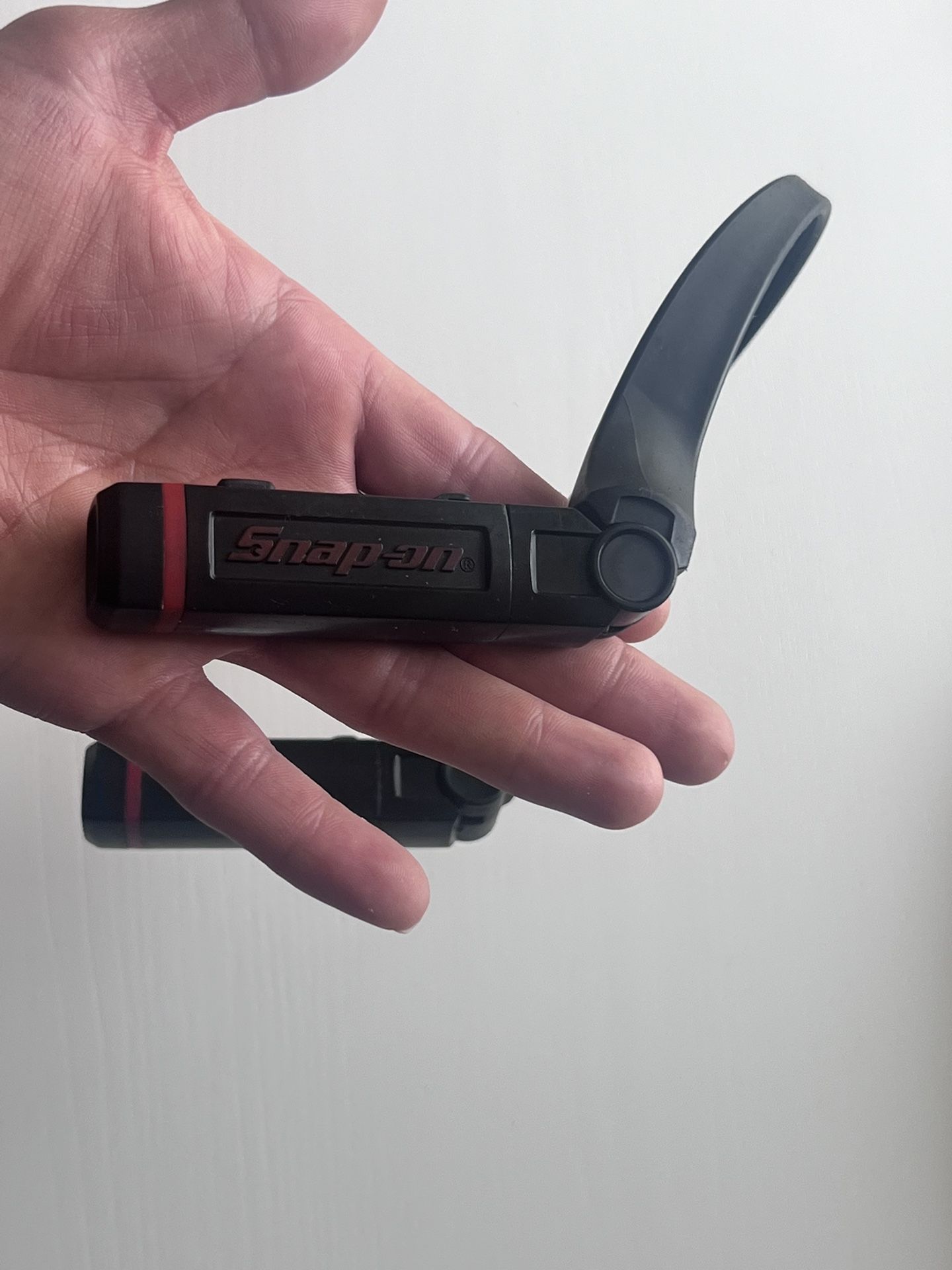 USED Snap-on NECK LIGHT Hands-Free Rechargeable with REMOVABLE HEADS, 300 LUMENS