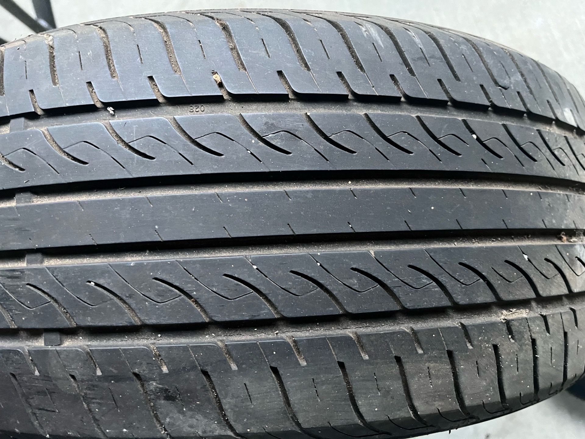 DCENTI 215/55R17 Radial is DC33 Good Thread
