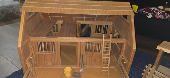 Breyer Horse Barn and Stable