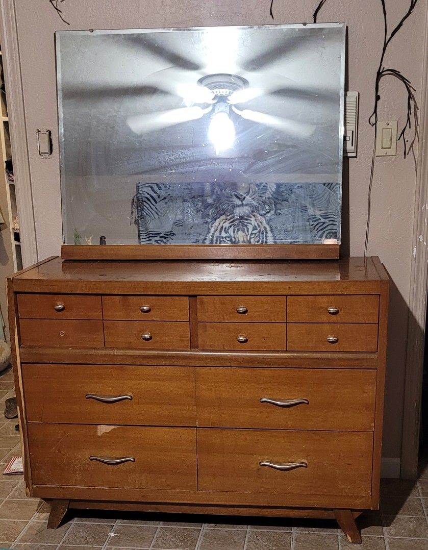 Vtg Dresser with Mirror