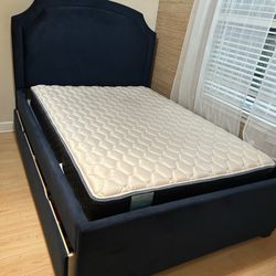 Full Size Bed - No Mattress 