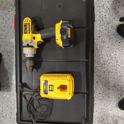 DeWalt Battery Hummer Drill 