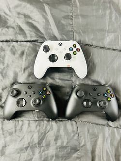 Xbox Wireless Gaming Controller Black Color Play on Xbox, Windows, Android, iOS, VR Headset $40/ea