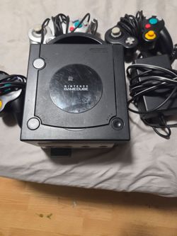 Nintendo GameCube Console Bundle with Controllers