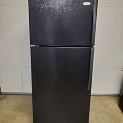 Whirlpool refrigerator (Delivery Available)