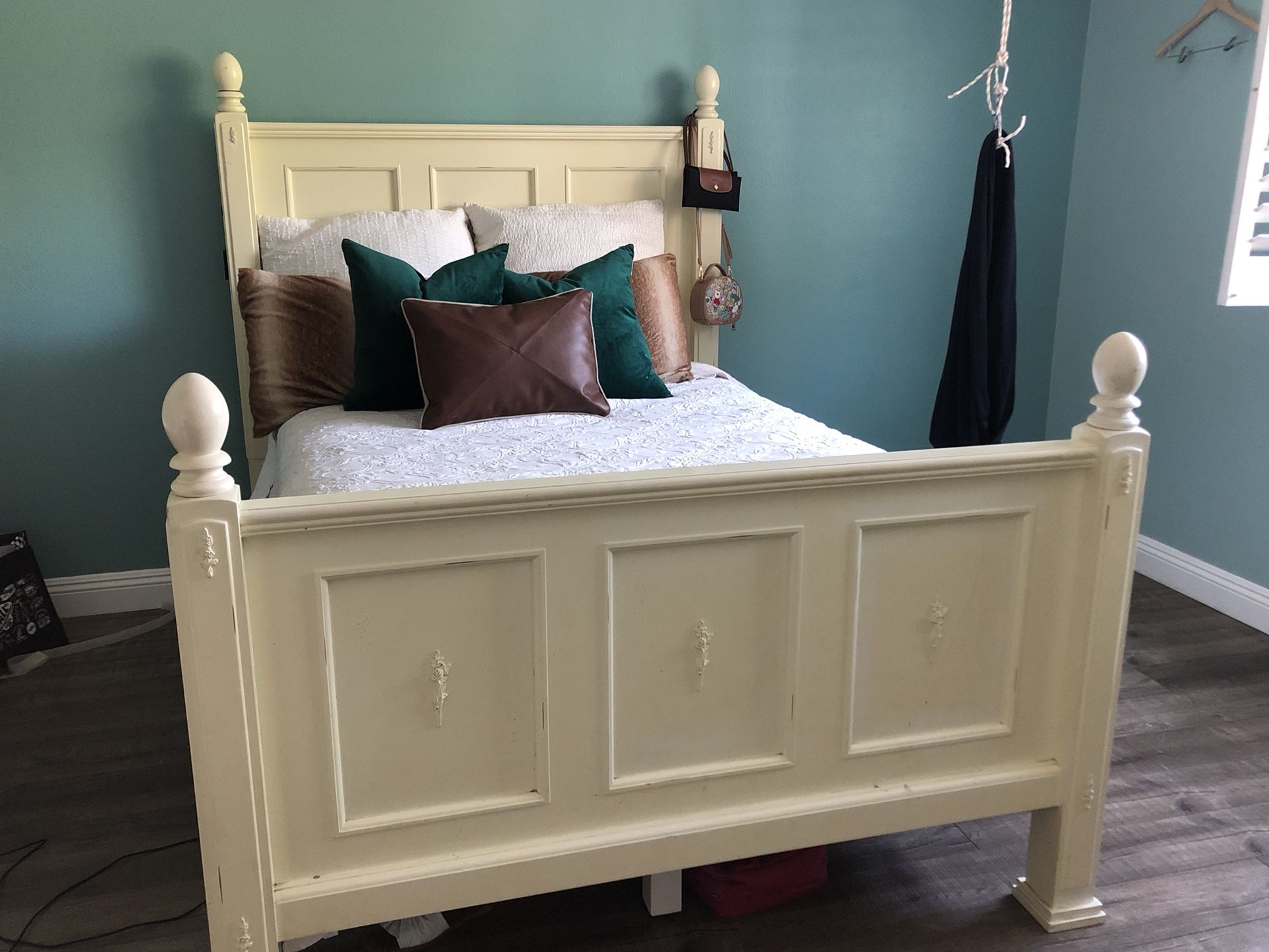 Solid wood vintage full bedroom set