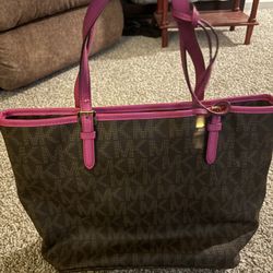 Micheal kors purse