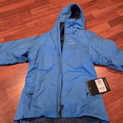 BRAND NEW WITH TAGS - Vintage Arc'Teryx - Atom AR Small Women's Hoody (product discontinued)