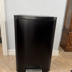 Madison Matte Stainless 50 Liter/13.2 Gallon Step Trash Can w/Inner Liner - Fingerprint Resistant Finish Kitchen Trash Can Waste Bin Garbage Bin
