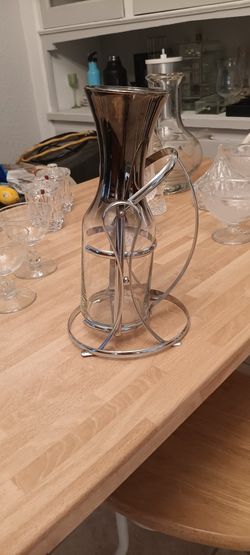 Silver platinum Ombre 40 Oz. Wine Carafe With Holder