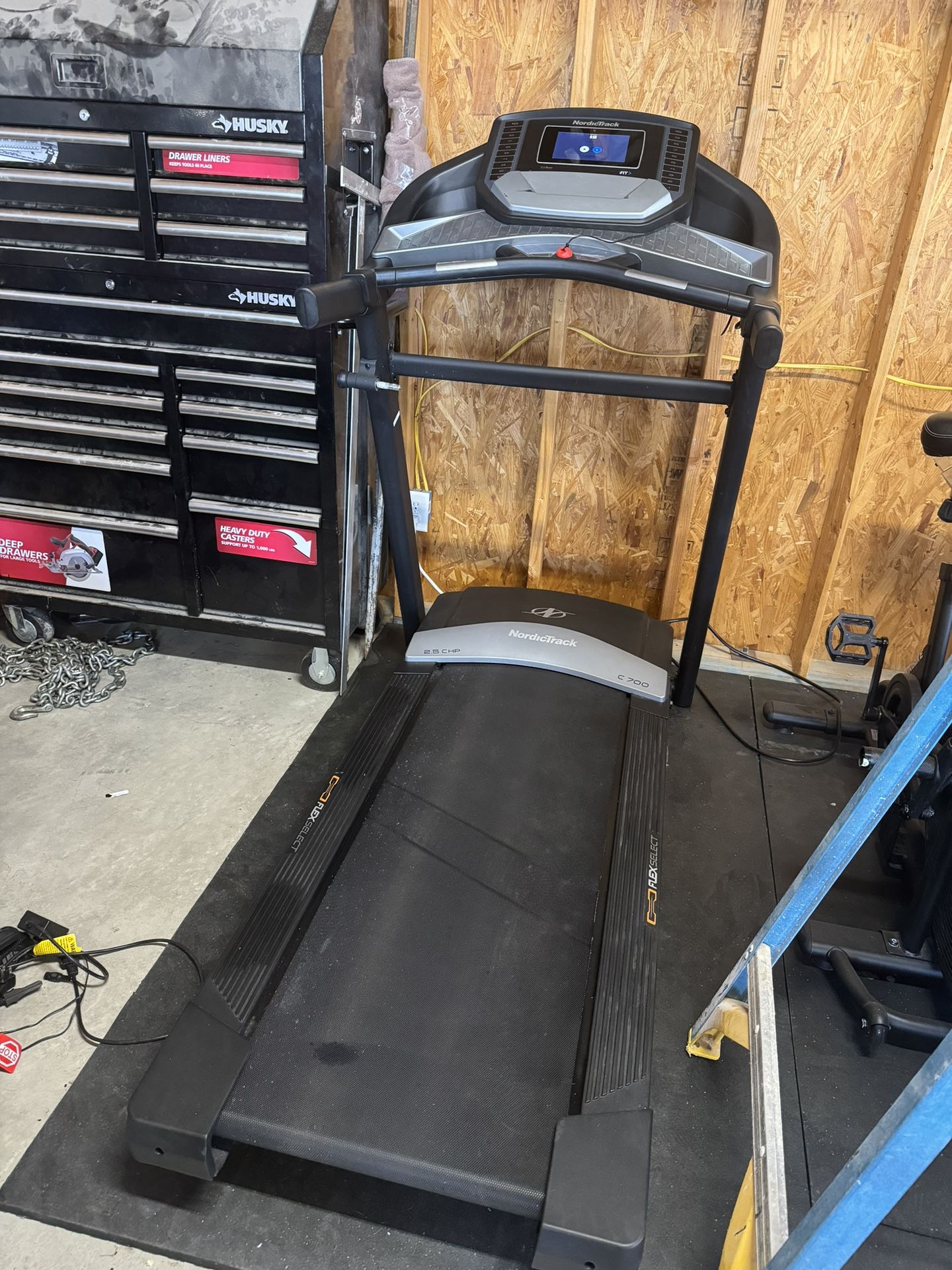 NordicTrack C700 Treadmill. With Incline 