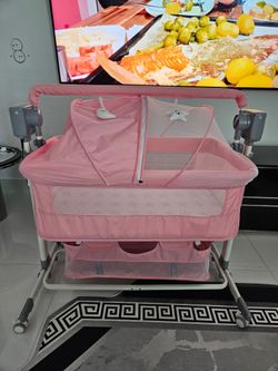 BRAND NEW Bassinet