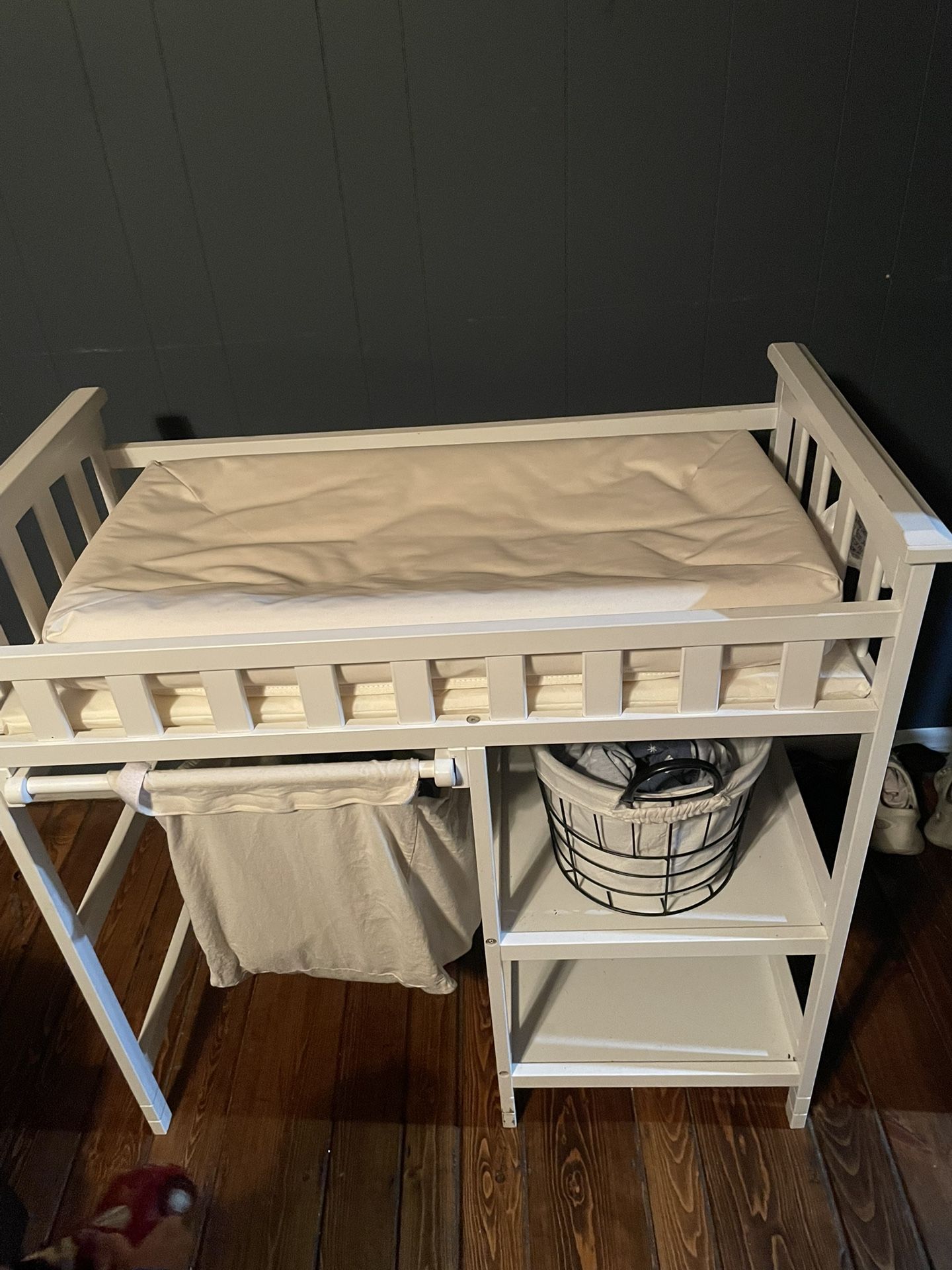 Diaper changing station With Pad