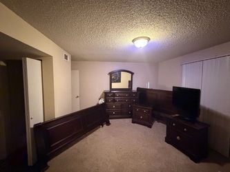 🛏️✨ DARK ESPRESSO BEDROOM SET + TV | $150