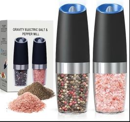 Gravity Electric Salt and Pepper Grinder Set Automatic Shakers Mill Grinder with LED Light, Battery Powered Adjustable Coarseness One Hand Operation