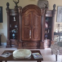 Clássic entertainment center