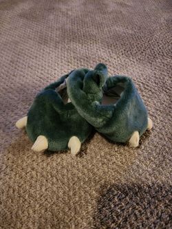 Green Dinosaur Claw Plush Slippers