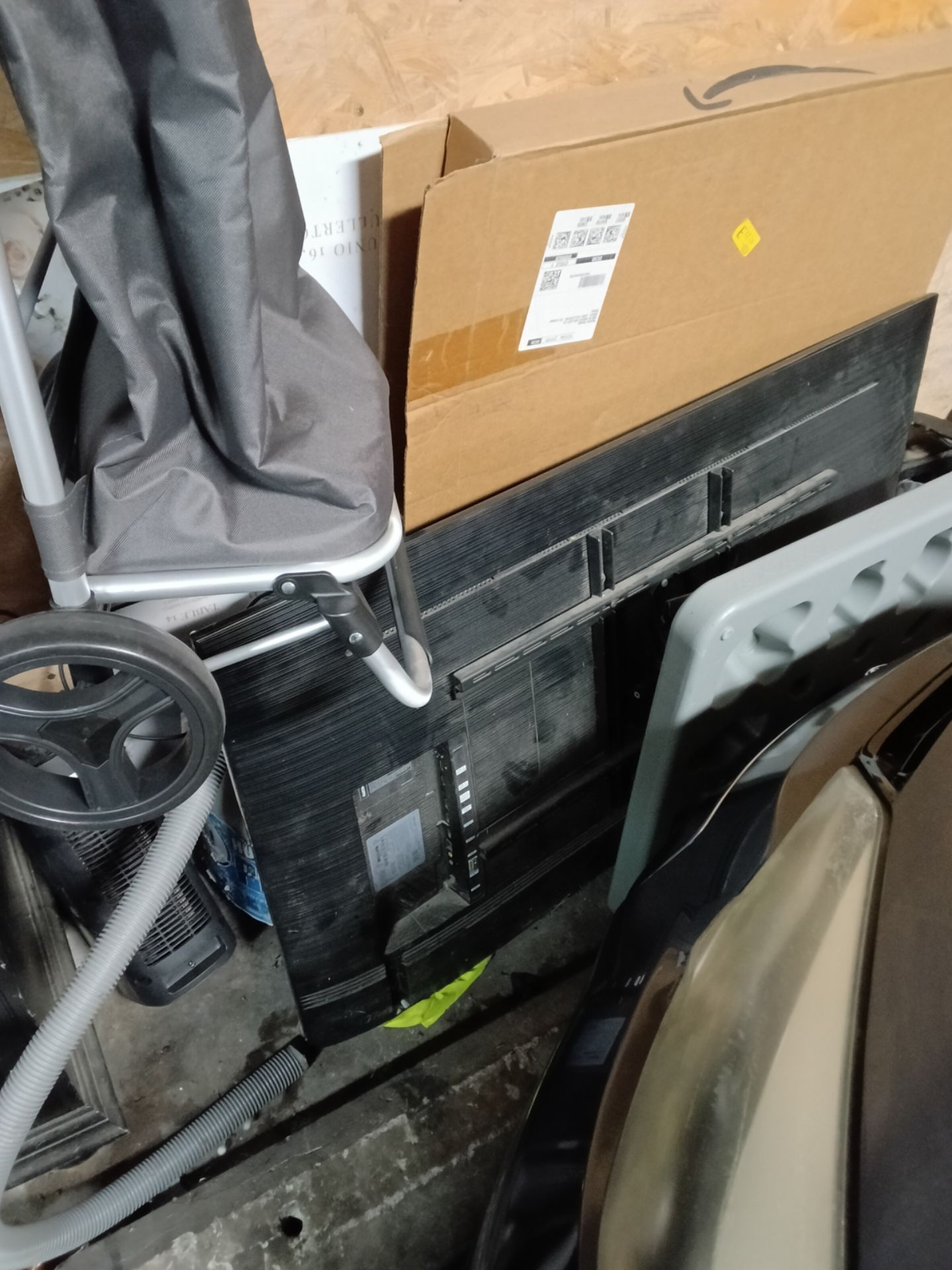 Samsung tv working condition used missing cables and control