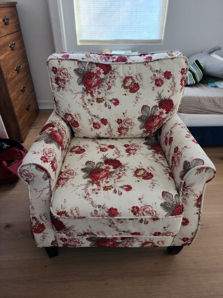 Upholstered Club armchair In beautiful flower pattern Stain Resistant Fabric 