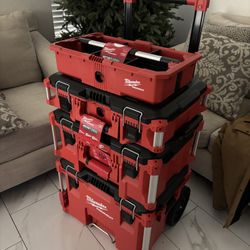Milwaukee Pack Out Tool Box Rolling Box