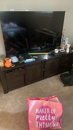 Tv stand