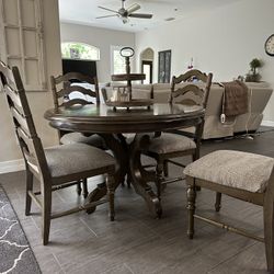 Dining table And Chairs 