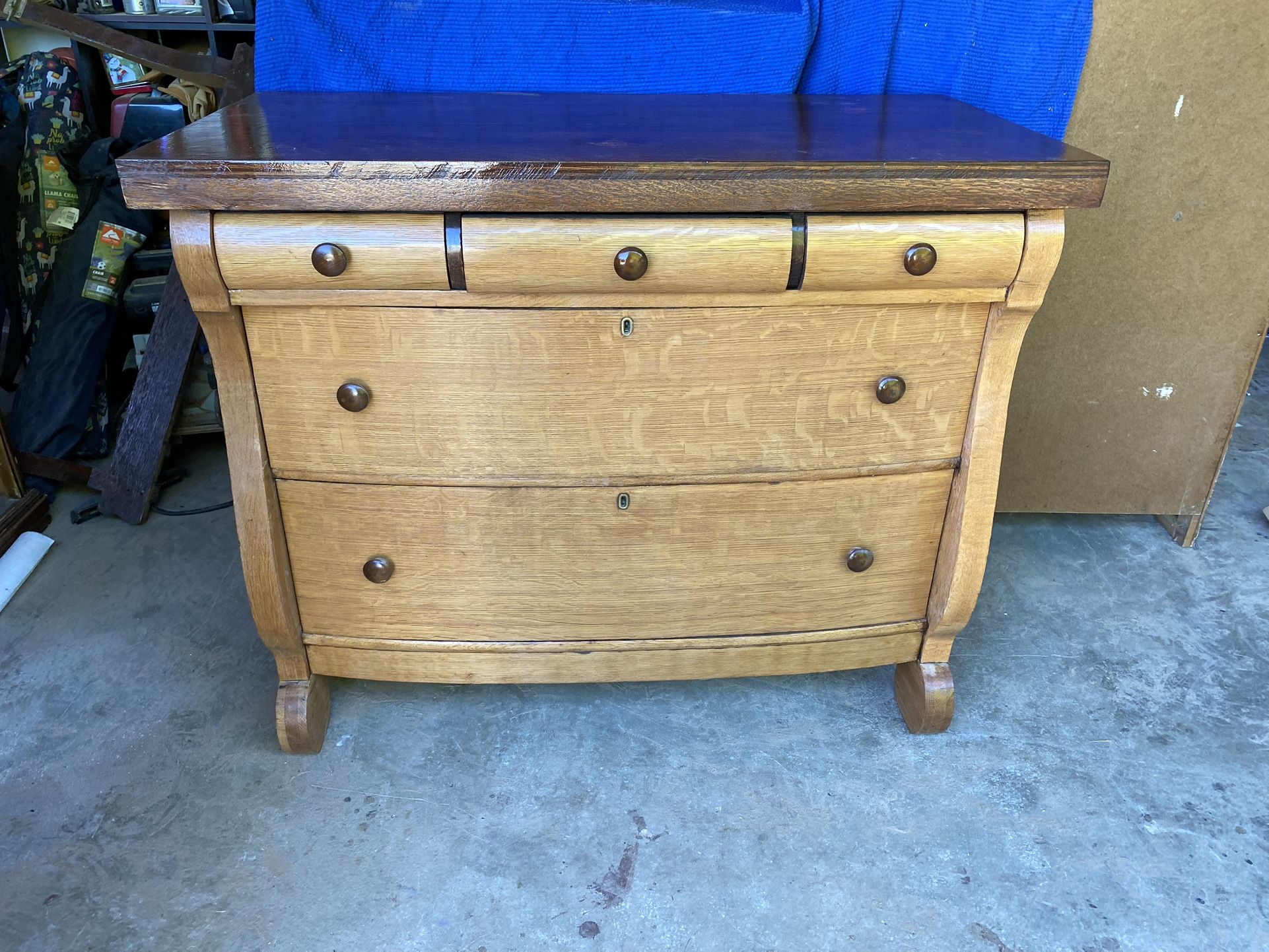 Dresser