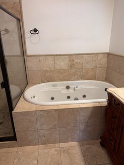 Free Tub Spa Whole Bathroom Available
