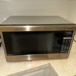 Panasonic Genius Sensor Microwave (1200 Watts)