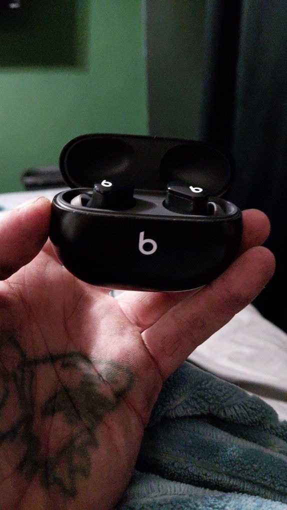 Beats Studio  Buds